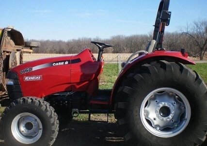 Case IH DX55, DX60 Tractors